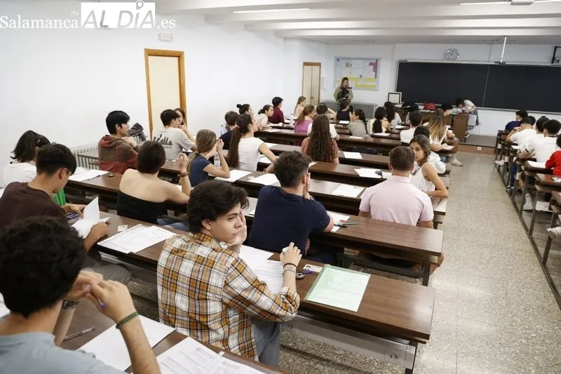 Primer examen de la EBAU 2024 en la Facultad de Ciencias de la USAL. Foto de David Sañudo