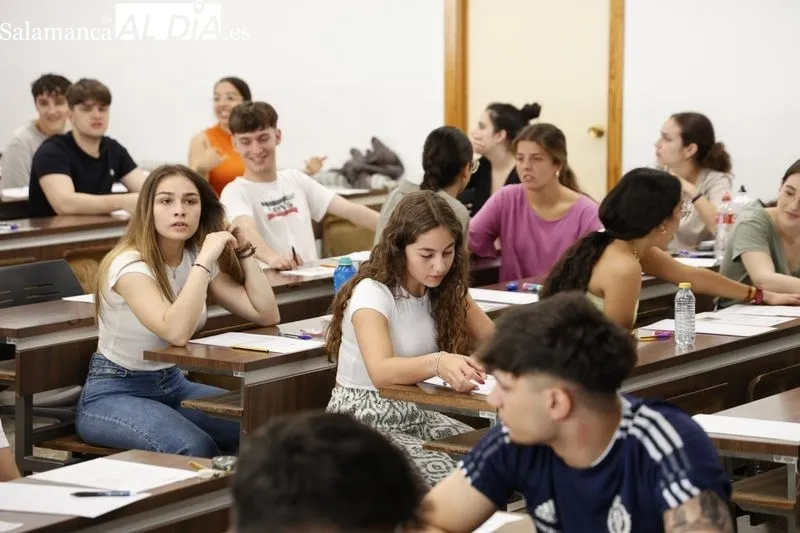Primer examen de la EBAU 2024 en la Facultad de Ciencias de la USAL. Foto de David Sañudo
