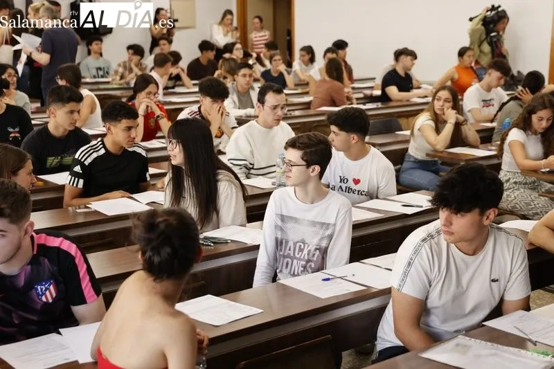 Primer examen de la EBAU 2024 en la Facultad de Ciencias de la USAL. Foto de David Sañudo