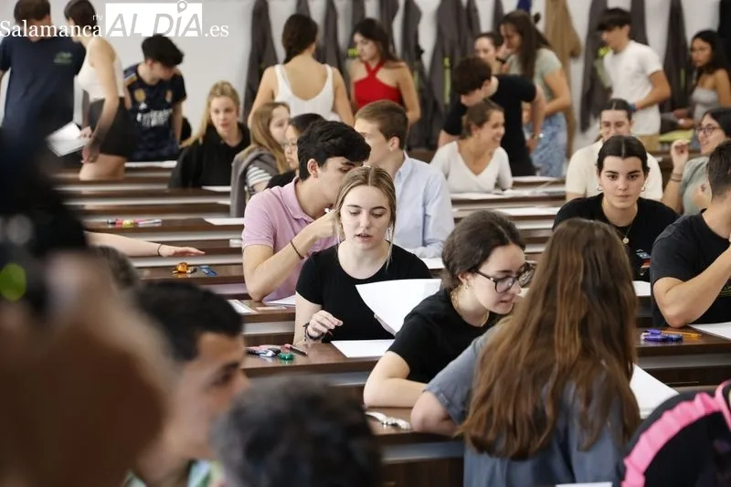 Primer examen de la EBAU 2024 en la Facultad de Ciencias de la USAL. Foto de David Sañudo