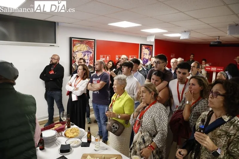 Ambiente en la sede del PSOE tras conocer los resultados de las Elecciones Europeas 2024. Foto: David Sañudo