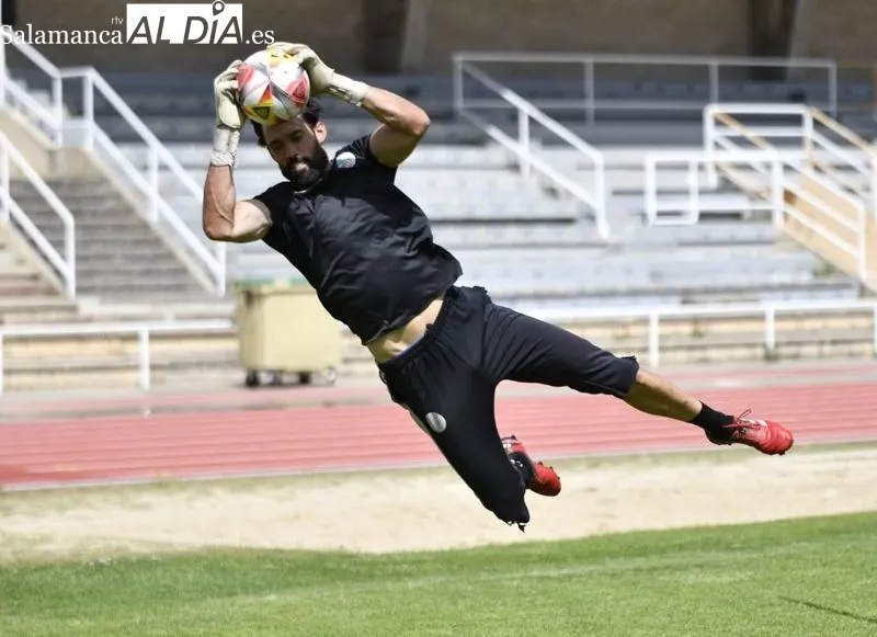 Entrenamiento del Salamanca UDS en las pistas del Helmántico
