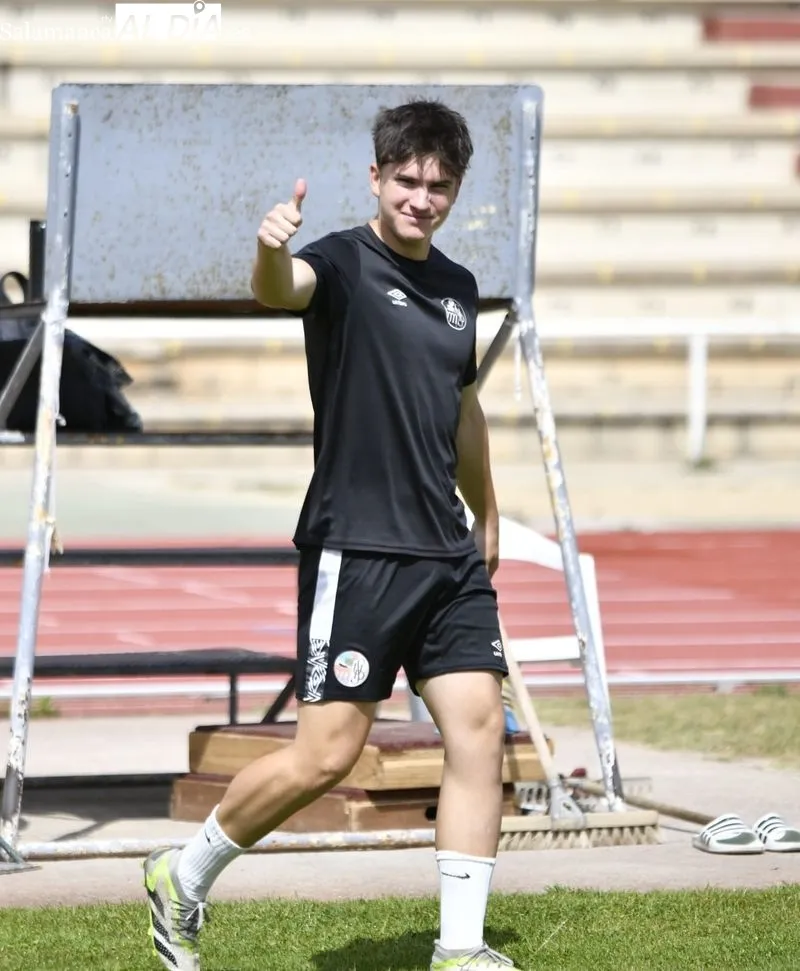 Entrenamiento del Salamanca UDS en las pistas del Helmántico