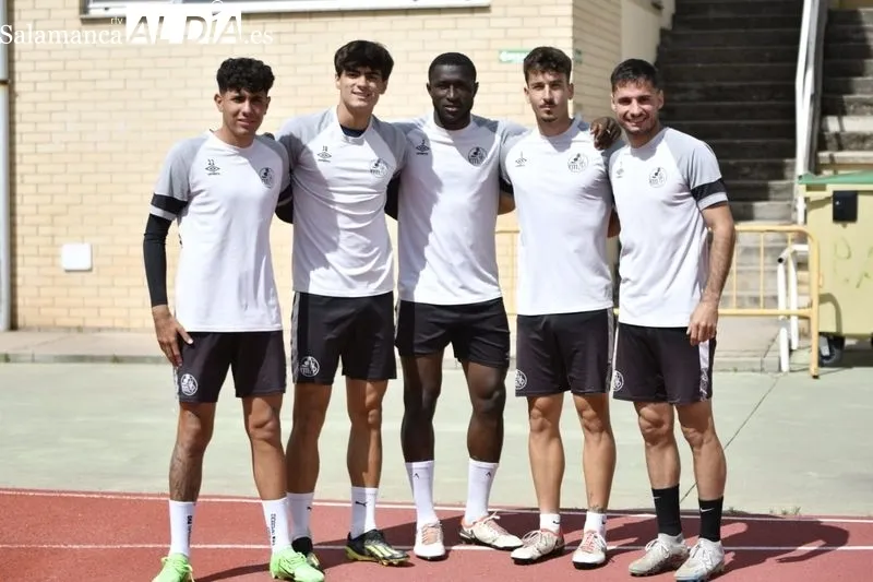 Entrenamiento del Salamanca UDS en las pistas del Helmántico