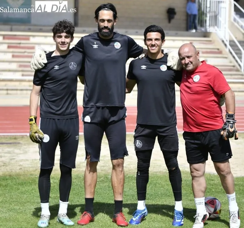 Entrenamiento del Salamanca UDS en las pistas del Helmántico
