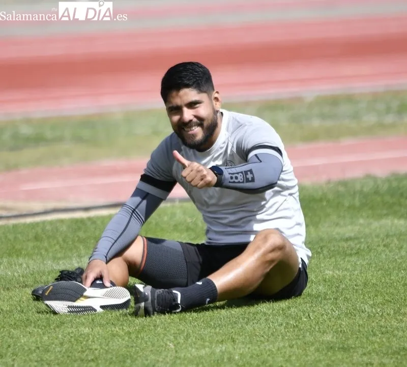 Entrenamiento del Salamanca UDS en las pistas del Helmántico