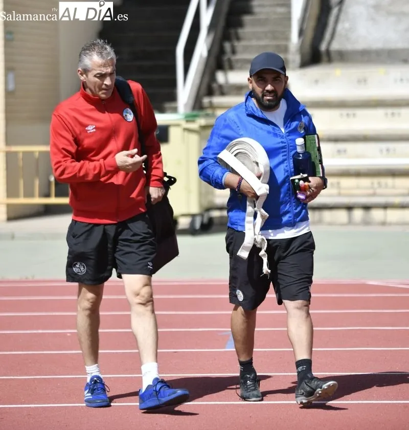 Entrenamiento del Salamanca UDS en las pistas del Helmántico