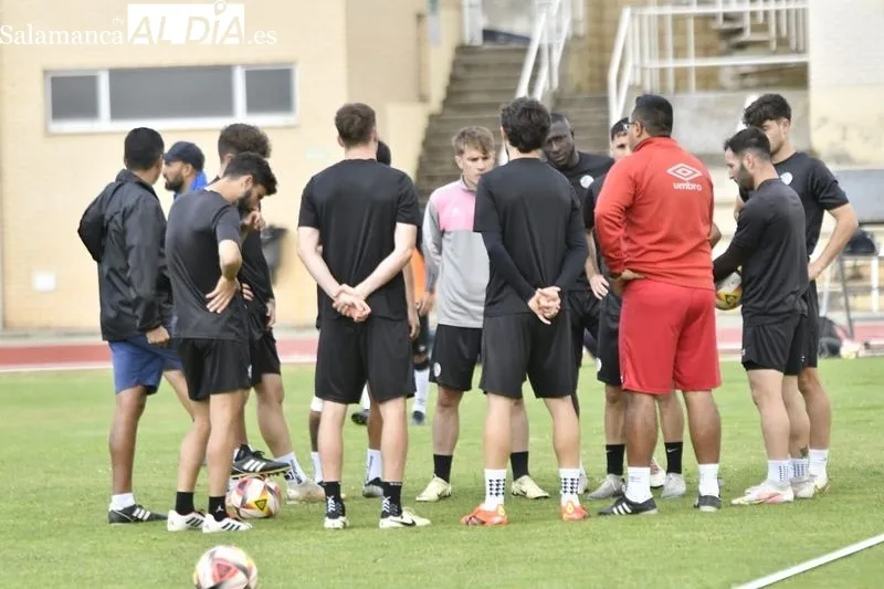 Entrenamiento del Salamanca UDS realizado este jueves en las pistas del Helmántico