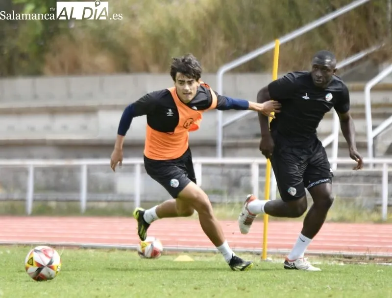 Entrenamiento del Salamanca UDS realizado este jueves en las pistas del Helmántico