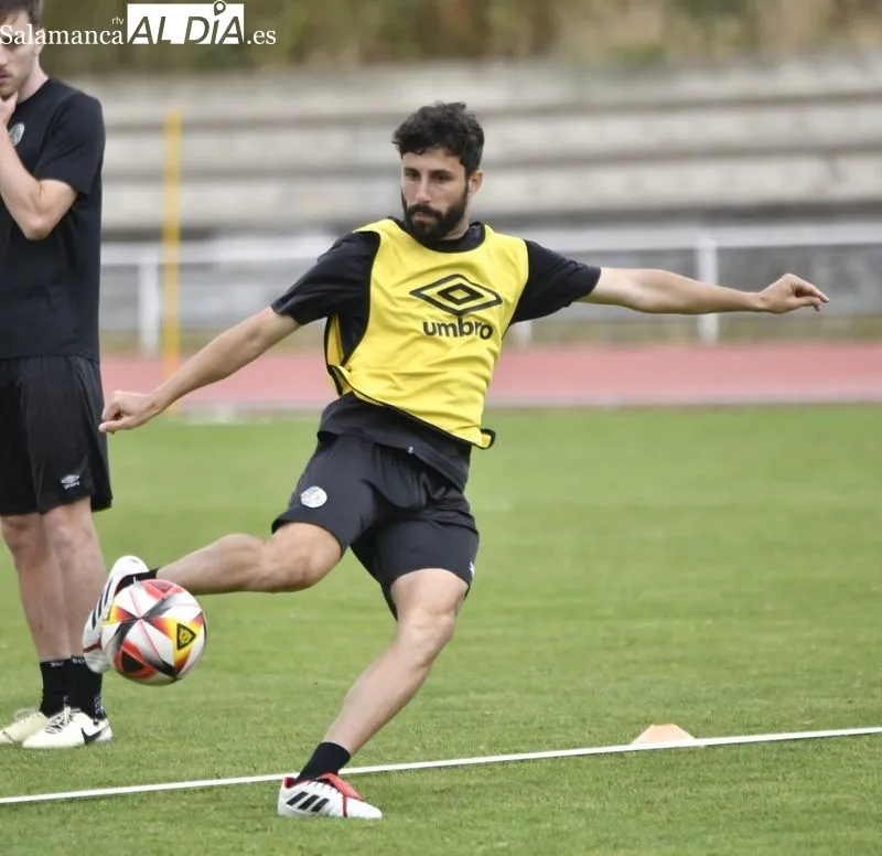Entrenamiento del Salamanca UDS realizado este jueves en las pistas del Helmántico