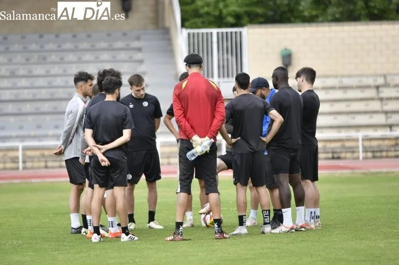Entrenamiento del Salamanca UDS realizado este jueves en las pistas del Helmántico