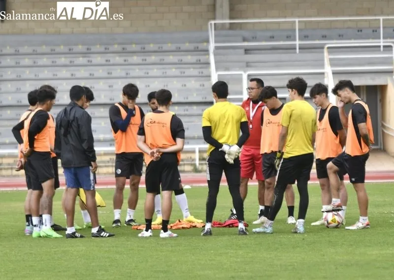 Entrenamiento del Salamanca UDS realizado este jueves en las pistas del Helmántico