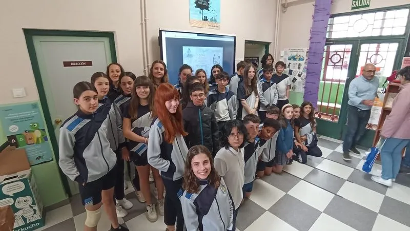 Uno de los grupos de escolares de Béjar que ha participado en la  ruta Mateo Hernández