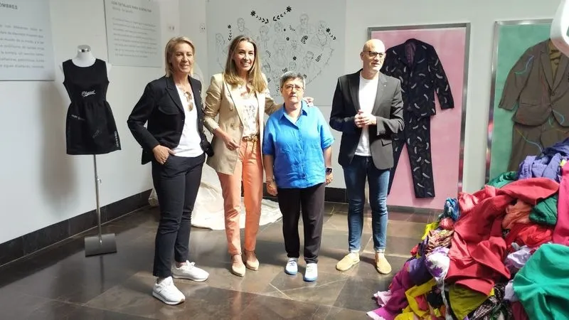 Inauguración de la exposición 'ReciclArte. Por un planeta limpio' en Santa Marta