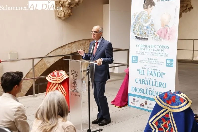 Presentación en el Palacio de la Salina de la corrida de toros benéfica a favor de La Fundación 'La Sonrisa de María'. Foto de David Sañudo