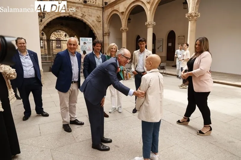 Presentación en el Palacio de la Salina de la corrida de toros benéfica a favor de La Fundación 'La Sonrisa de María'. Foto de David Sañudo