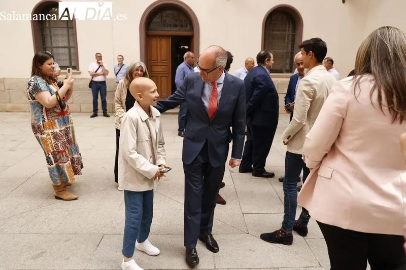 Presentación en el Palacio de la Salina de la corrida de toros benéfica a favor de La Fundación 'La Sonrisa de María'. Foto de David Sañudo
