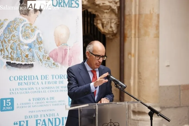 Presentación en el Palacio de la Salina de la corrida de toros benéfica a favor de La Fundación 'La Sonrisa de María'. Foto de David Sañudo