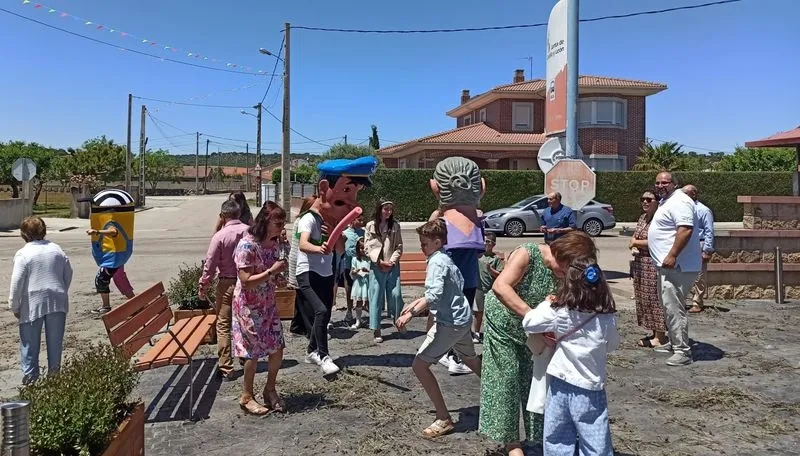 Foto 6 - Encinas se viene arriba con las fiestas del Domingo del Se&ntilde;or