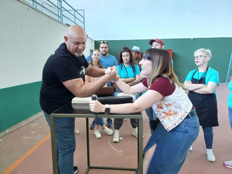 Foto 4 - Encinas se viene arriba con las fiestas del Domingo del Se&ntilde;or
