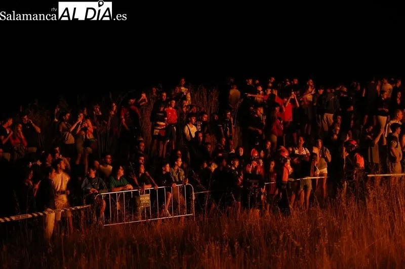Hoguera de San Juan en Salamanca. Foto de David Sañudo