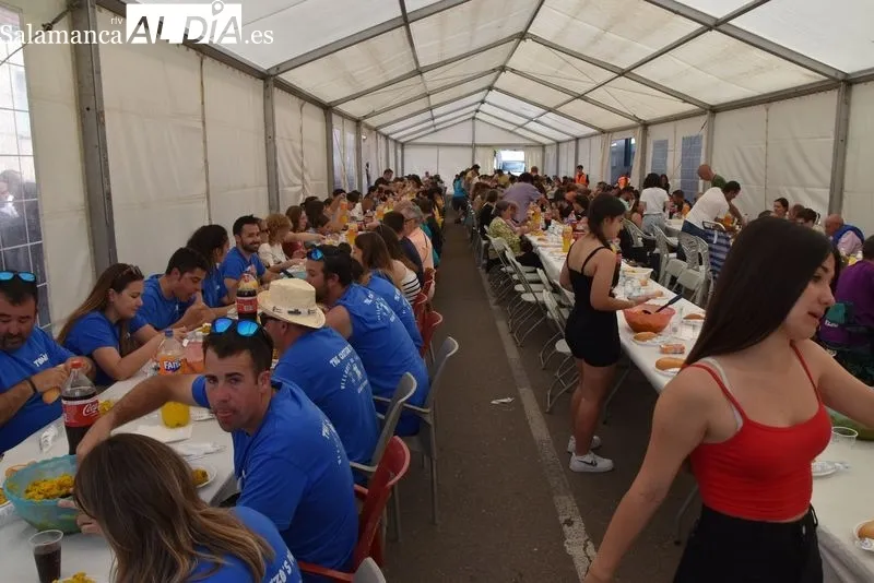 Paella popular en Villares de la Reina. Foto: Vanesa Martins