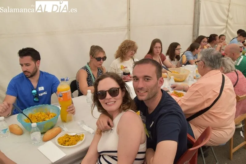 Paella popular en Villares de la Reina. Foto: Vanesa Martins