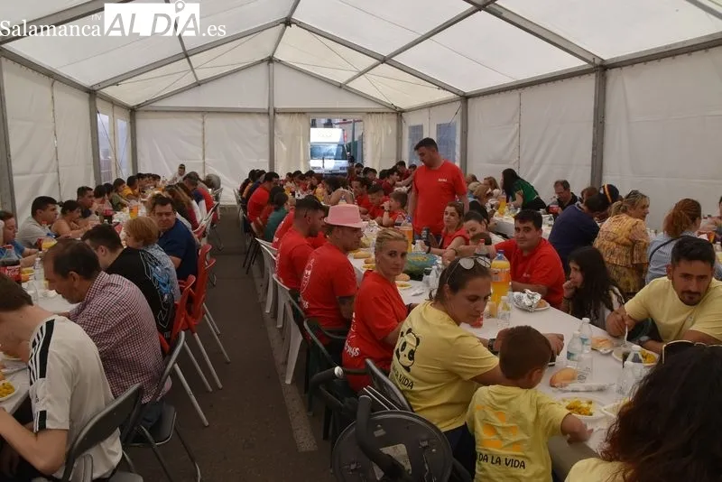 Paella popular en Villares de la Reina. Foto: Vanesa Martins