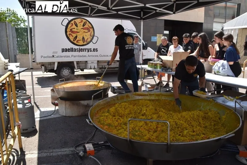 Paella popular en Villares de la Reina. Foto: Vanesa Martins