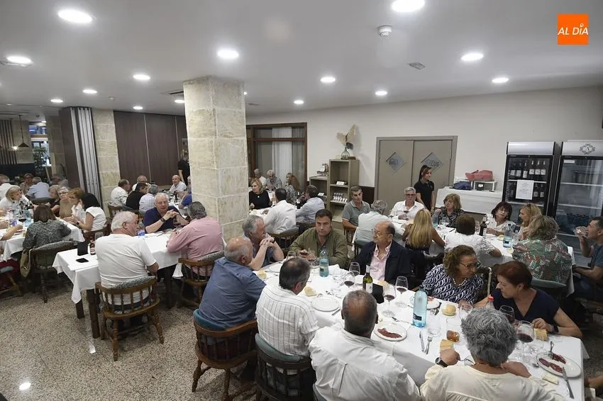 Foto 2 - La Pe&ntilde;a El Rinc&oacute;n despide con numerosos invitados su temporada gastron&oacute;mica