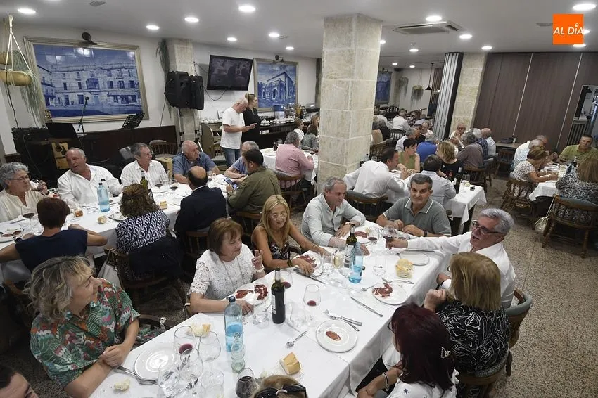 Foto 4 - La Pe&ntilde;a El Rinc&oacute;n despide con numerosos invitados su temporada gastron&oacute;mica