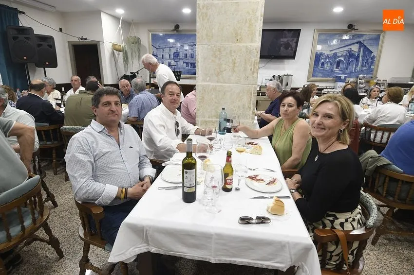 Foto 7 - La Pe&ntilde;a El Rinc&oacute;n despide con numerosos invitados su temporada gastron&oacute;mica