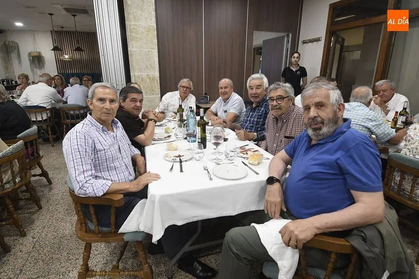 Foto 9 - La Pe&ntilde;a El Rinc&oacute;n despide con numerosos invitados su temporada gastron&oacute;mica