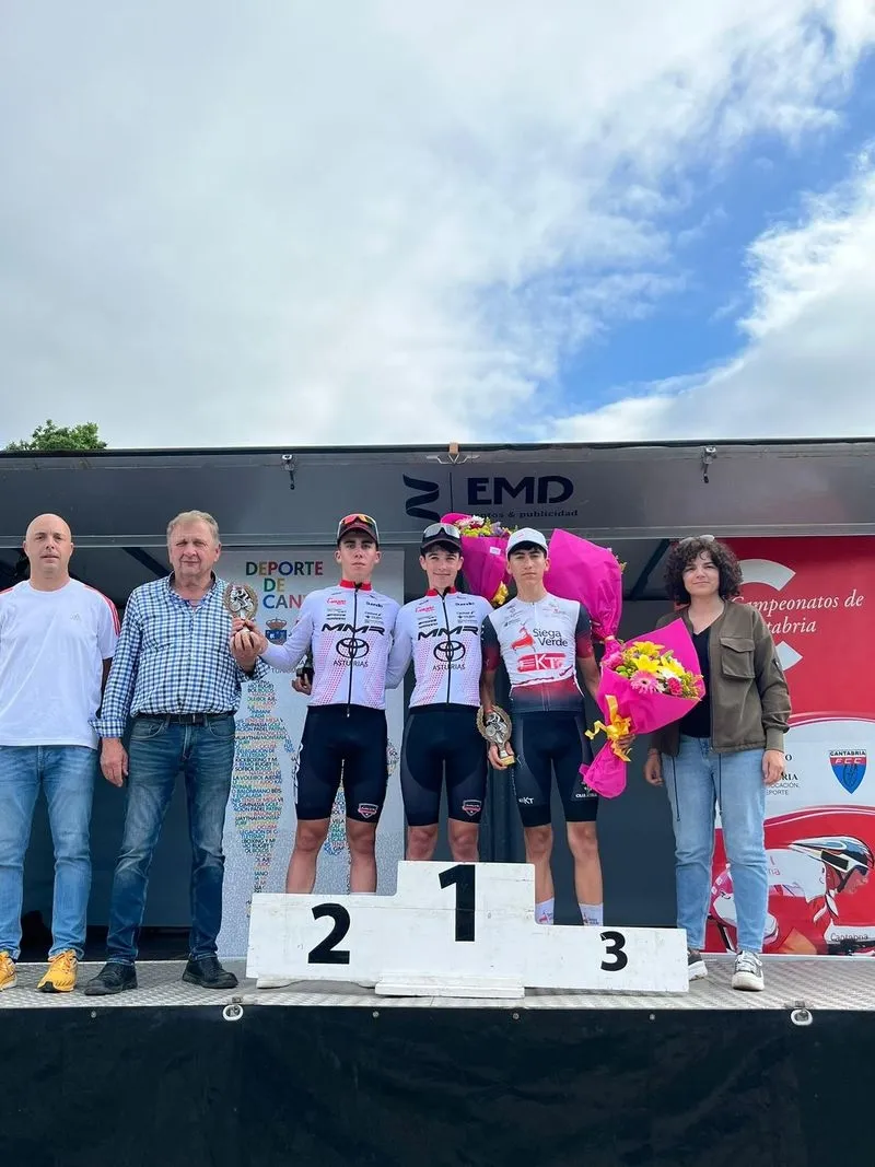 Equipo cadete Siega Verde – Ekiparte del Club Ciclista Promesal.