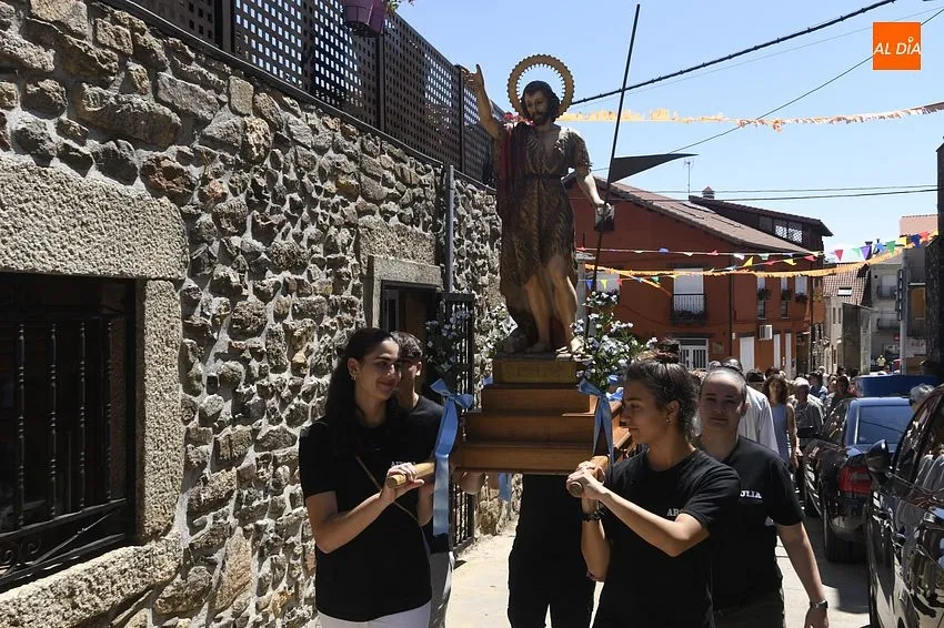 Foto 7 - Navasfr&iacute;as pone el broche final a las fiestas de San Juan con los actos m&aacute;s solemnes