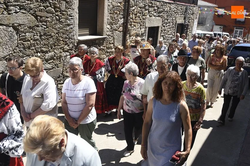 Foto 11 - Navasfr&iacute;as pone el broche final a las fiestas de San Juan con los actos m&aacute;s solemnes