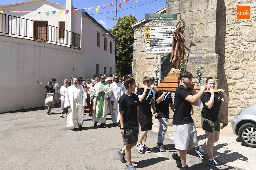 Foto 4 - Navasfr&iacute;as pone el broche final a las fiestas de San Juan con los actos m&aacute;s solemnes