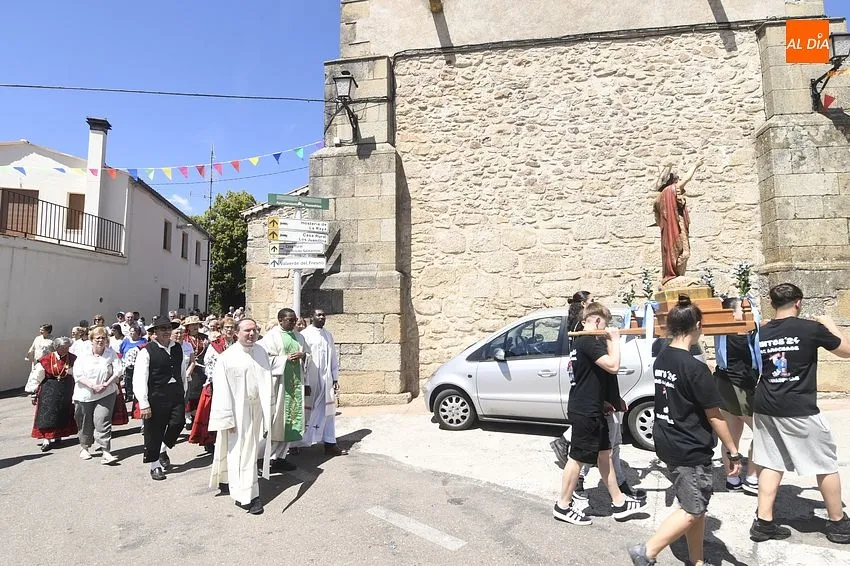 Foto 5 - Navasfr&iacute;as pone el broche final a las fiestas de San Juan con los actos m&aacute;s solemnes