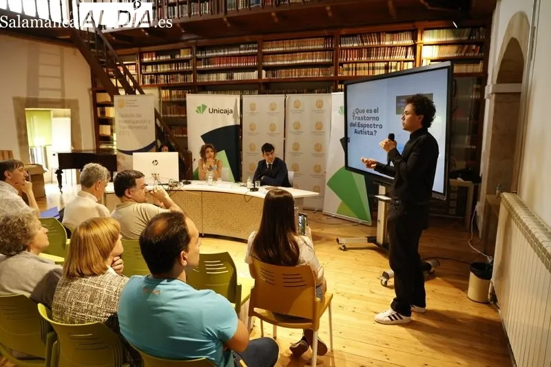 Presentación de la séptima edición de los proyectos de innovación social 'Talent Junior', en la UPSA. Foto de David Sañudo