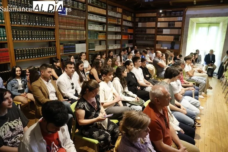 Presentación de la séptima edición de los proyectos de innovación social 'Talent Junior', en la UPSA. Foto de David Sañudo