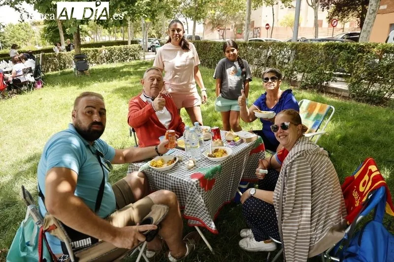 Pizarrales disfruta una deliciosa paella por sus fiestas patronales | FOTOS: David Sañudo 