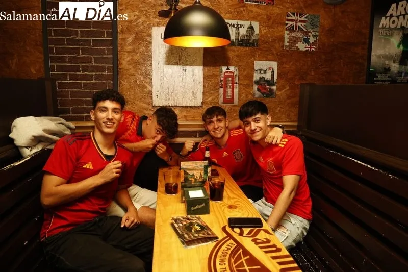 Salamanca muestra su apoyo a la Selección Española en Octavos  | FOTOS: David Sañudo 