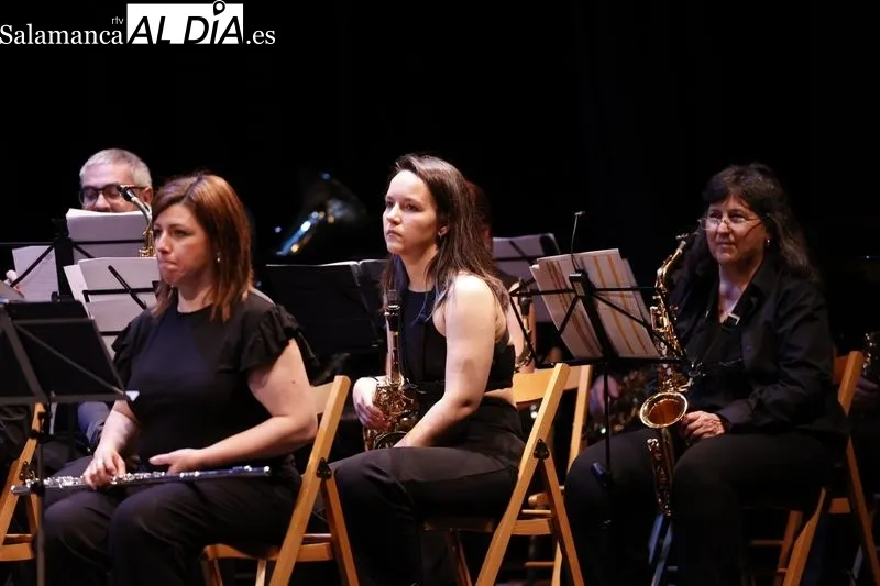 'La Música que Nos Une', un concierto solidario ofrecido por la Banda de Música 'Tomás Bretón' | FOTOS | David Sañudo