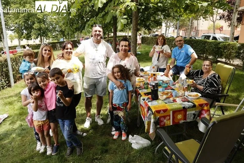 Pizarrales disfruta una deliciosa paella por sus fiestas patronales | FOTOS: David Sañudo 