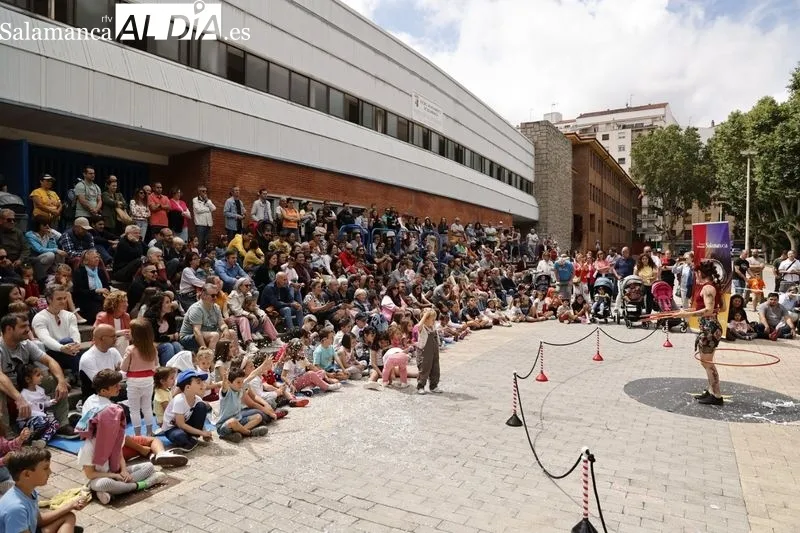 Niños y mayores se divierten con el ‘Circo Lápiz Cabaret’ | FOTOS: David Sañudo