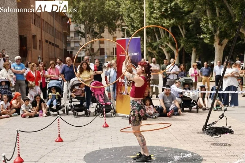 Niños y mayores se divierten con el ‘Circo Lápiz Cabaret’ | FOTOS: David Sañudo