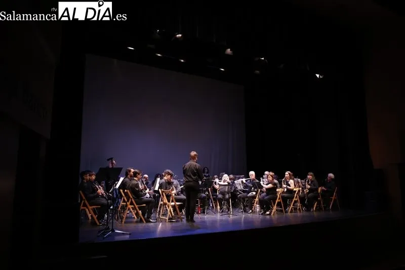 'La Música que Nos Une', un concierto solidario ofrecido por la Banda de Música 'Tomás Bretón' | FOTOS | David Sañudo