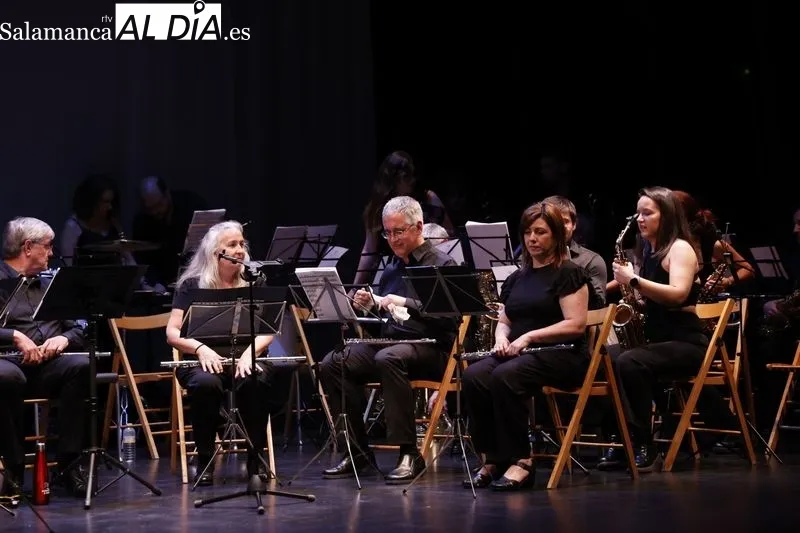 'La Música que Nos Une', un concierto solidario ofrecido por la Banda de Música 'Tomás Bretón' | FOTOS | David Sañudo