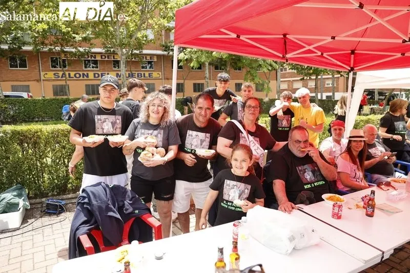 Pizarrales disfruta una deliciosa paella por sus fiestas patronales | FOTOS: David Sañudo 