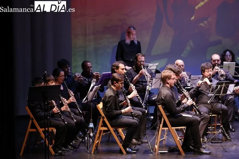 'La Música que Nos Une', un concierto solidario ofrecido por la Banda de Música 'Tomás Bretón' | FOTOS | David Sañudo